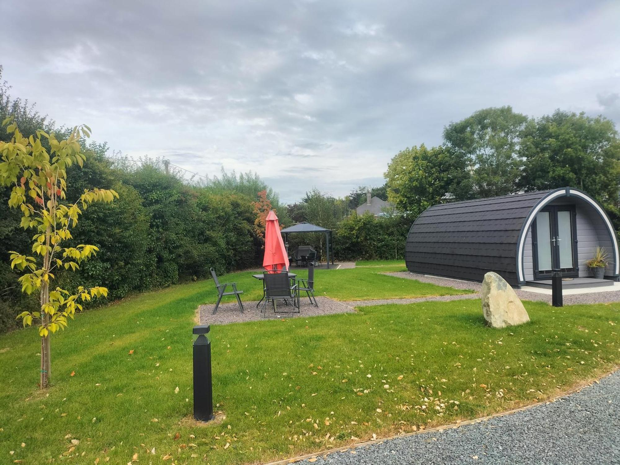 Gateway Glamping Hotel Farranfore Exterior photo